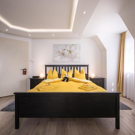 Max Aviation Villa & Apartments Берн Экстерьер фото