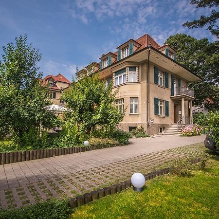 Max Aviation Villa & Apartments Берн Экстерьер фото