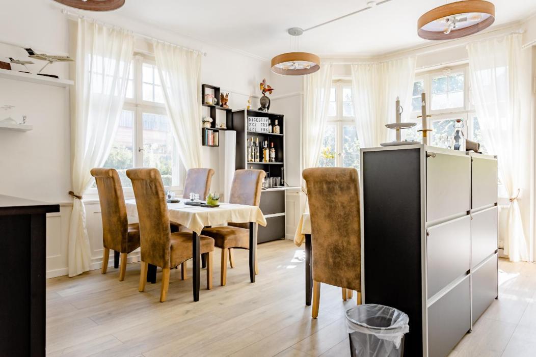 Max Aviation Villa & Apartments Берн Экстерьер фото