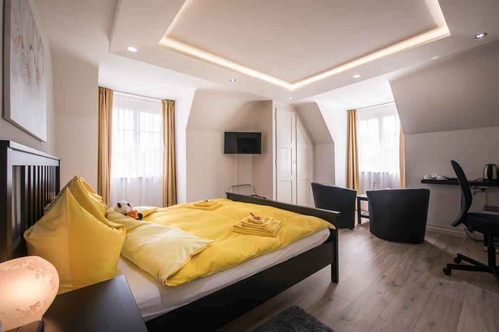 Max Aviation Villa & Apartments Берн Экстерьер фото
