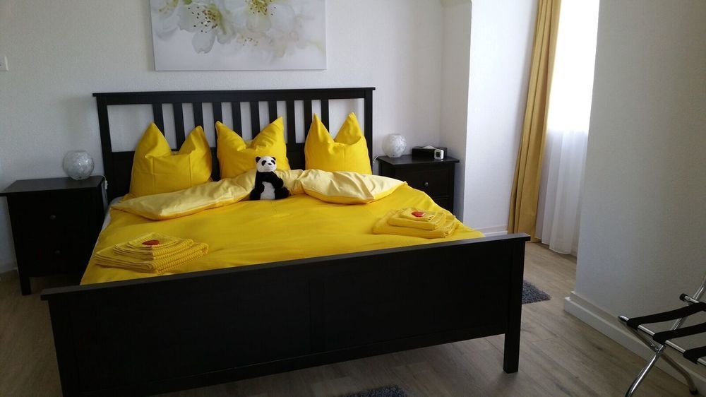 Max Aviation Villa & Apartments Берн Экстерьер фото