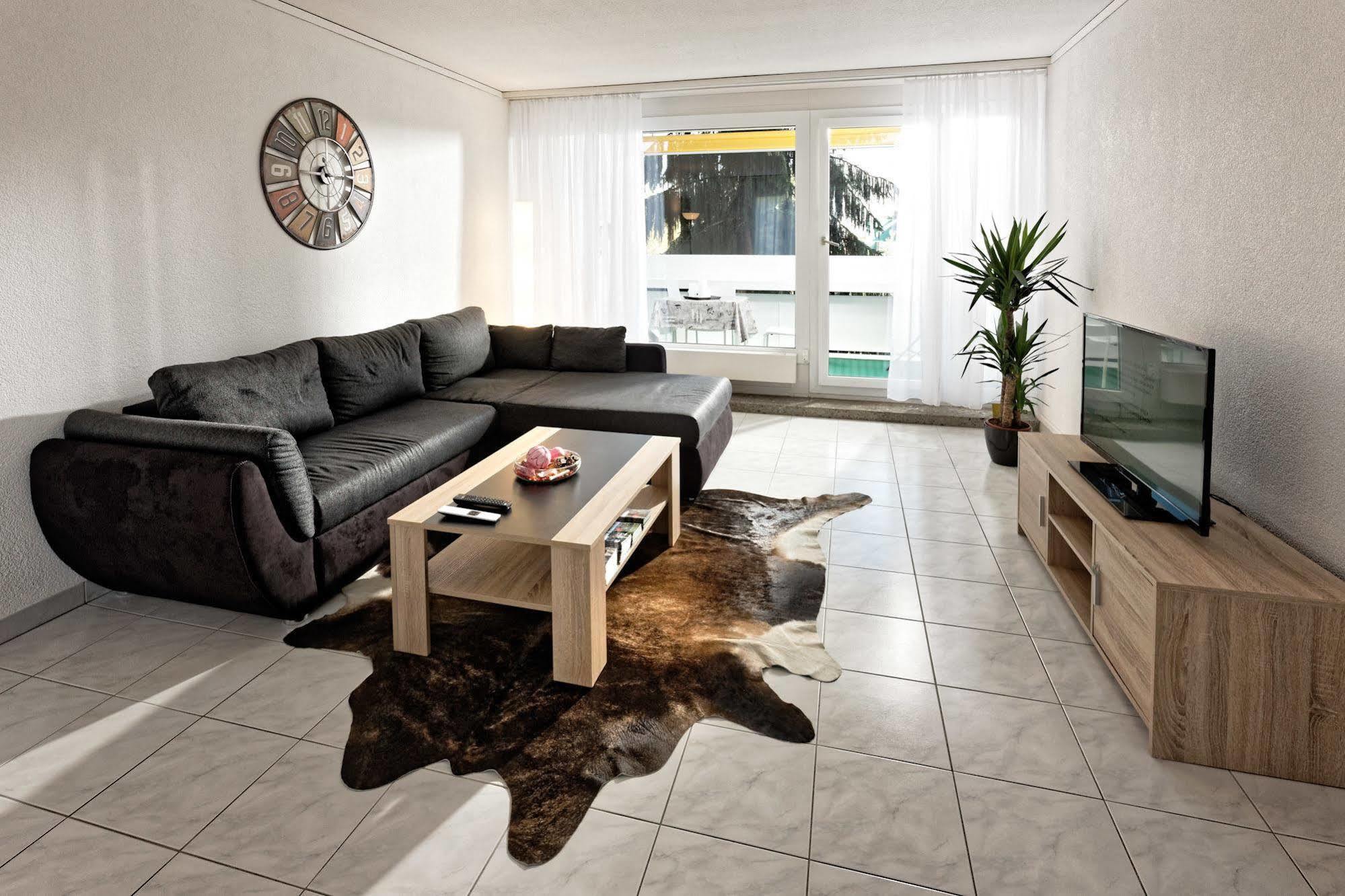 Max Aviation Villa & Apartments Берн Экстерьер фото